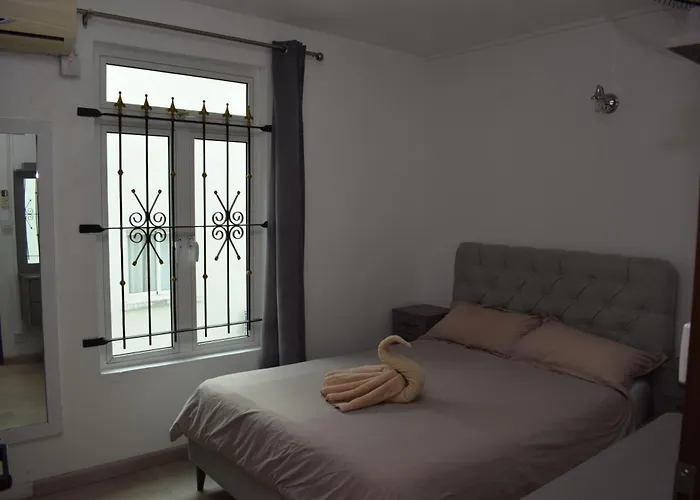Sea Front Apartment Villa
