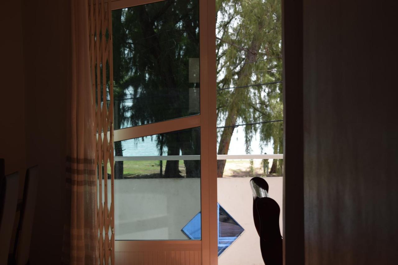 Sea Front Apartment Flic en Flac